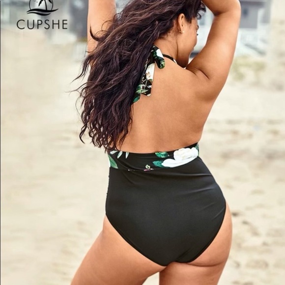CUPSHE Plus Size Floral Leaf Print V-Neck One Piece Swimsuit Women Sexy Halter - Picture 2 of 8
